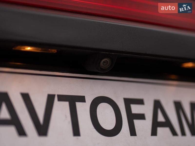 Седан Lincoln MKS 2014 в Дніпрі