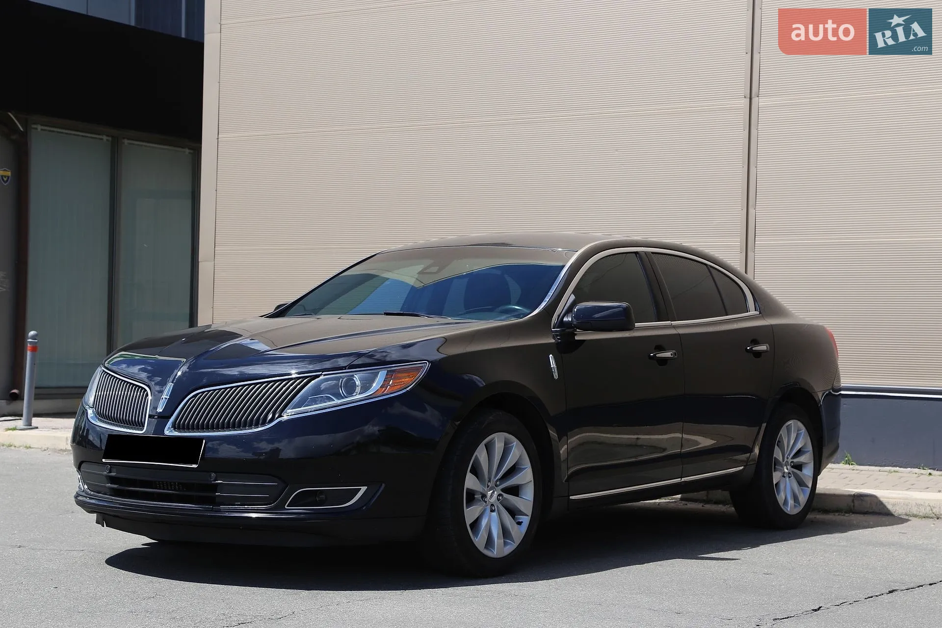 2016 Lincoln MKS - мініатюра 3