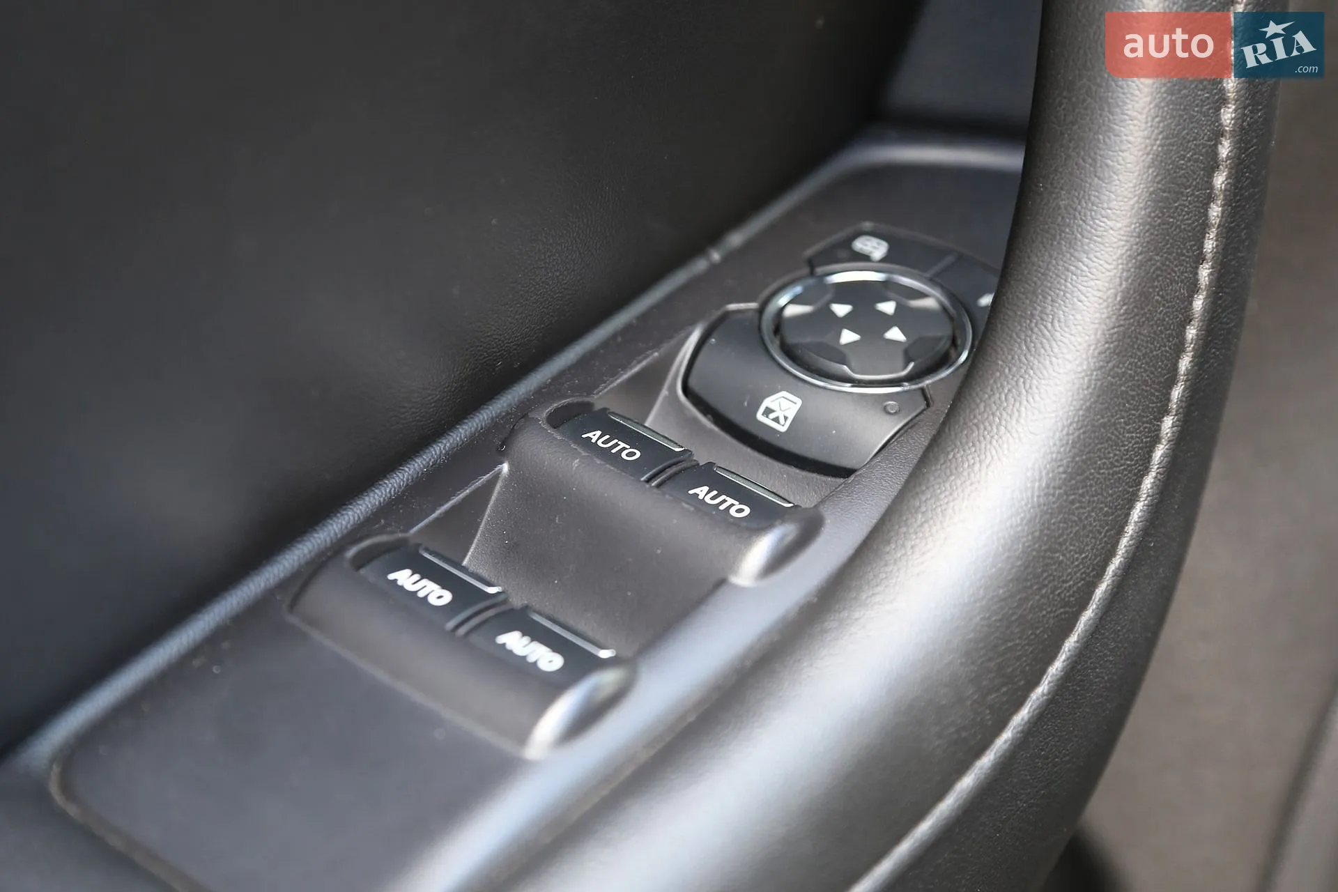 2016 Lincoln MKS - мініатюра 23