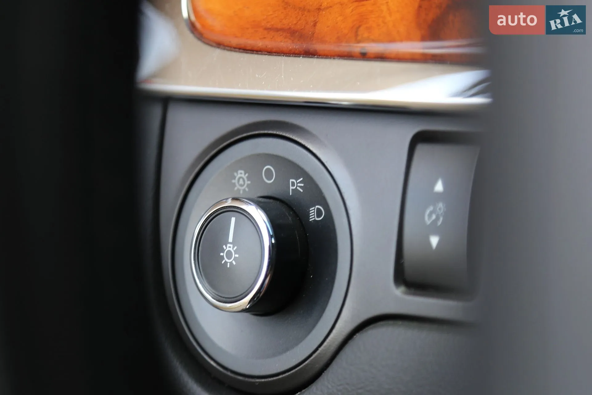 2016 Lincoln MKS - мініатюра 25