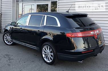 Минивэн Lincoln MKT 2010 в 