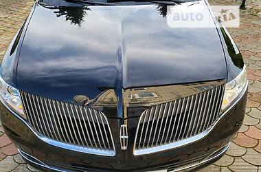 Минивэн Lincoln MKT 2016 в 