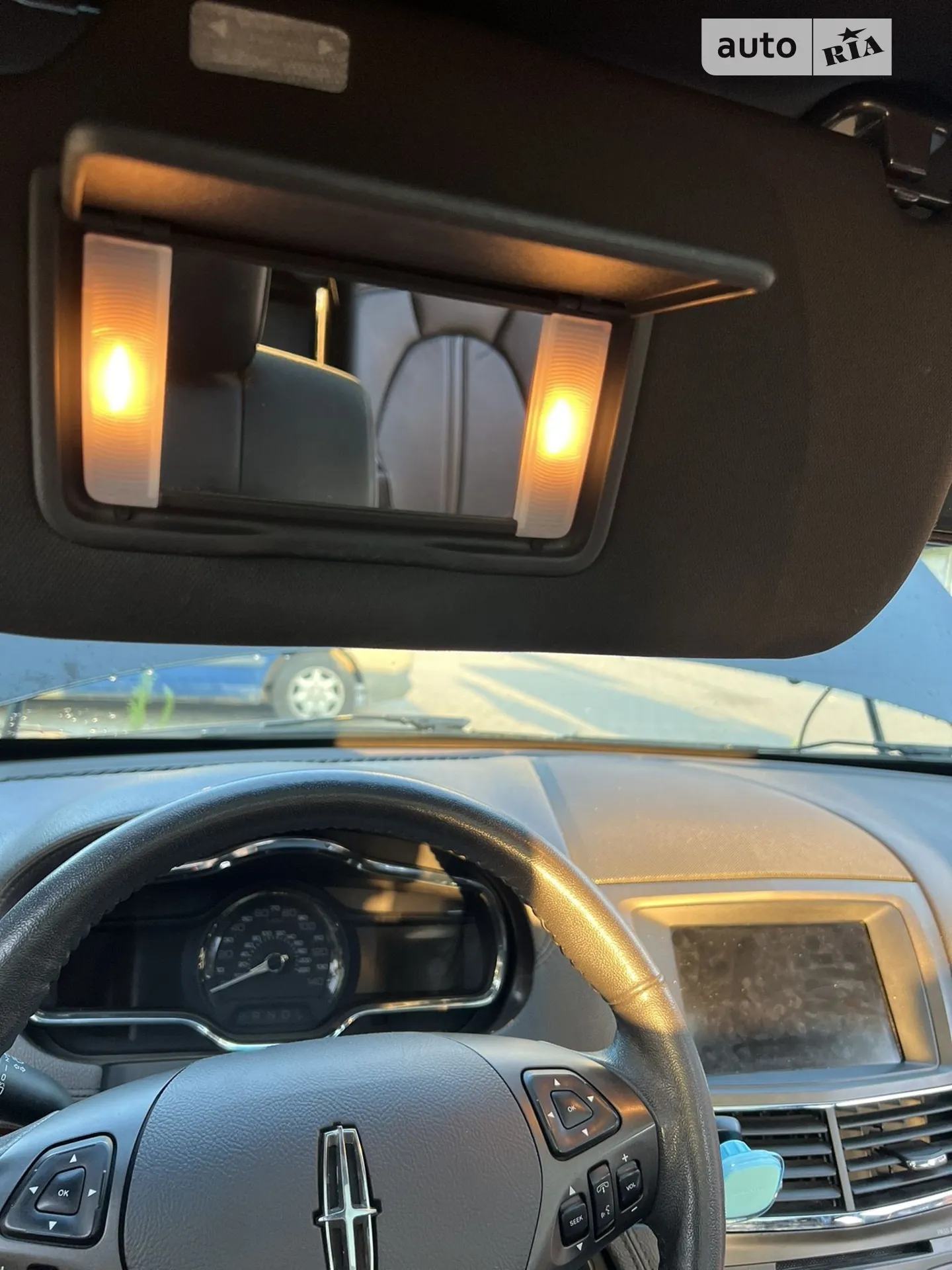 2018 Lincoln MKT - мініатюра 13