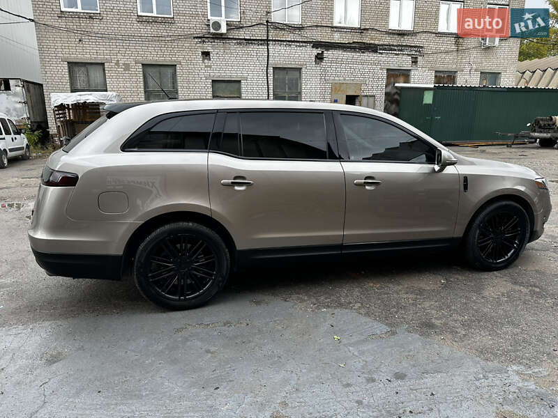 Внедорожник / Кроссовер Lincoln MKT 2019 в Днепре