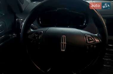 Внедорожник / Кроссовер Lincoln MKT 2017 в 