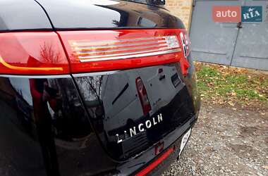 Внедорожник / Кроссовер Lincoln MKT 2017 в 