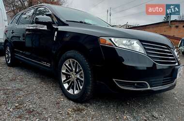 Внедорожник / Кроссовер Lincoln MKT 2017 в 