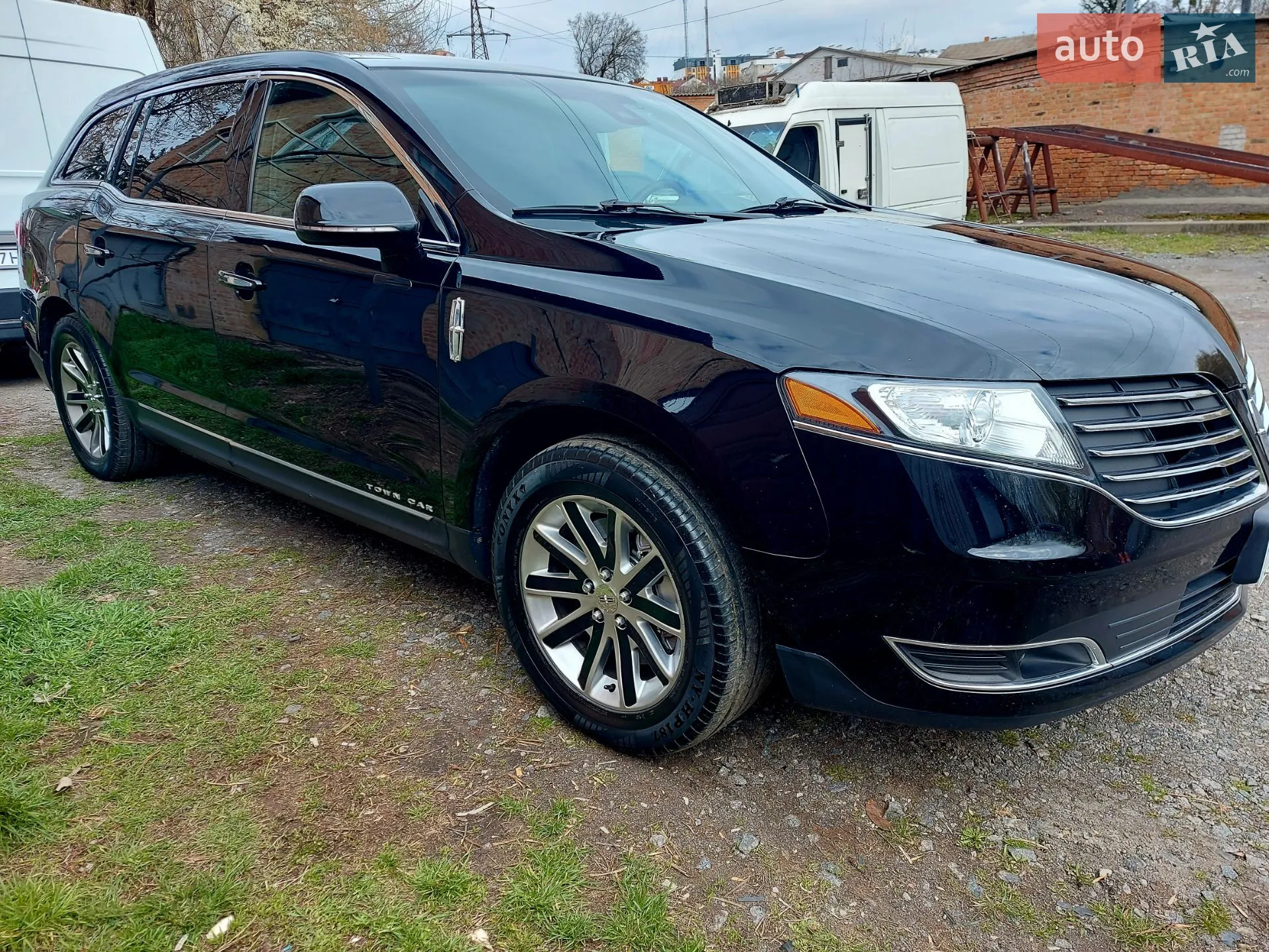 2017 Lincoln MKT - мініатюра 12