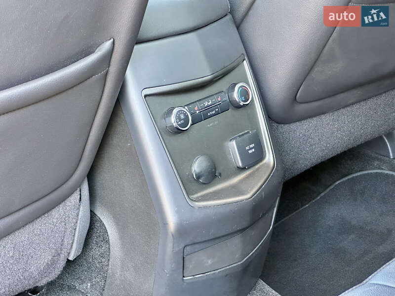 Внедорожник / Кроссовер Lincoln MKT 2016 в Киеве