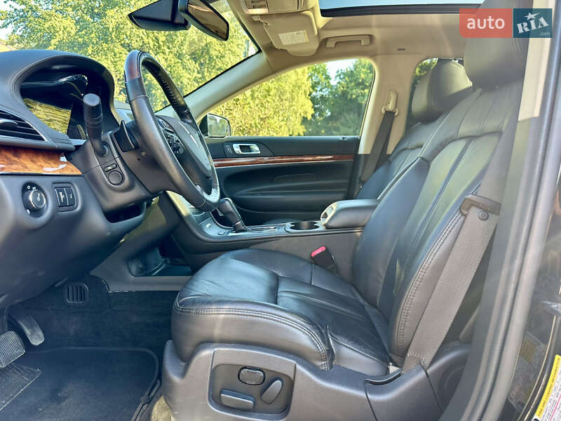 Внедорожник / Кроссовер Lincoln MKT 2016 в Киеве