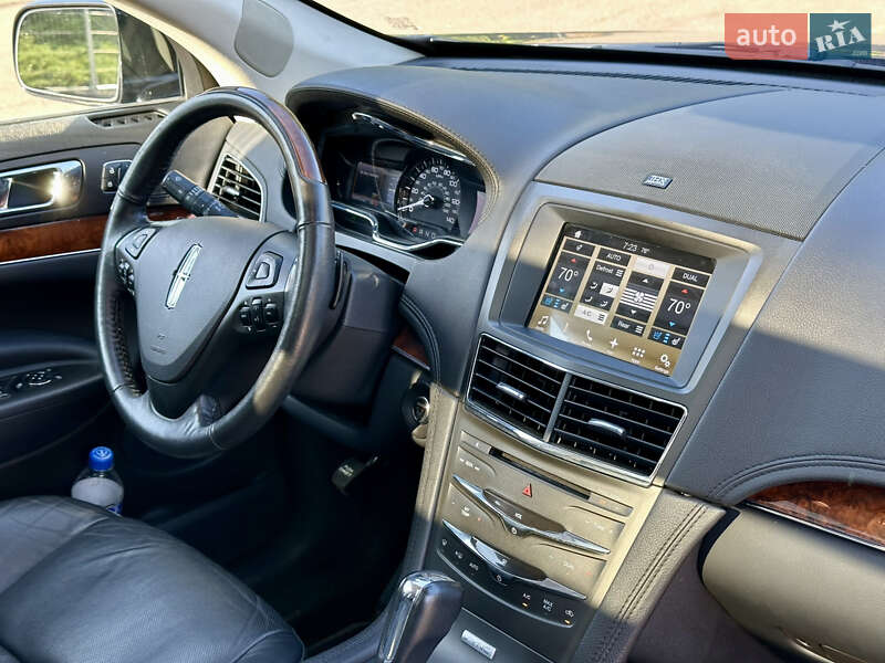 Внедорожник / Кроссовер Lincoln MKT 2016 в Киеве