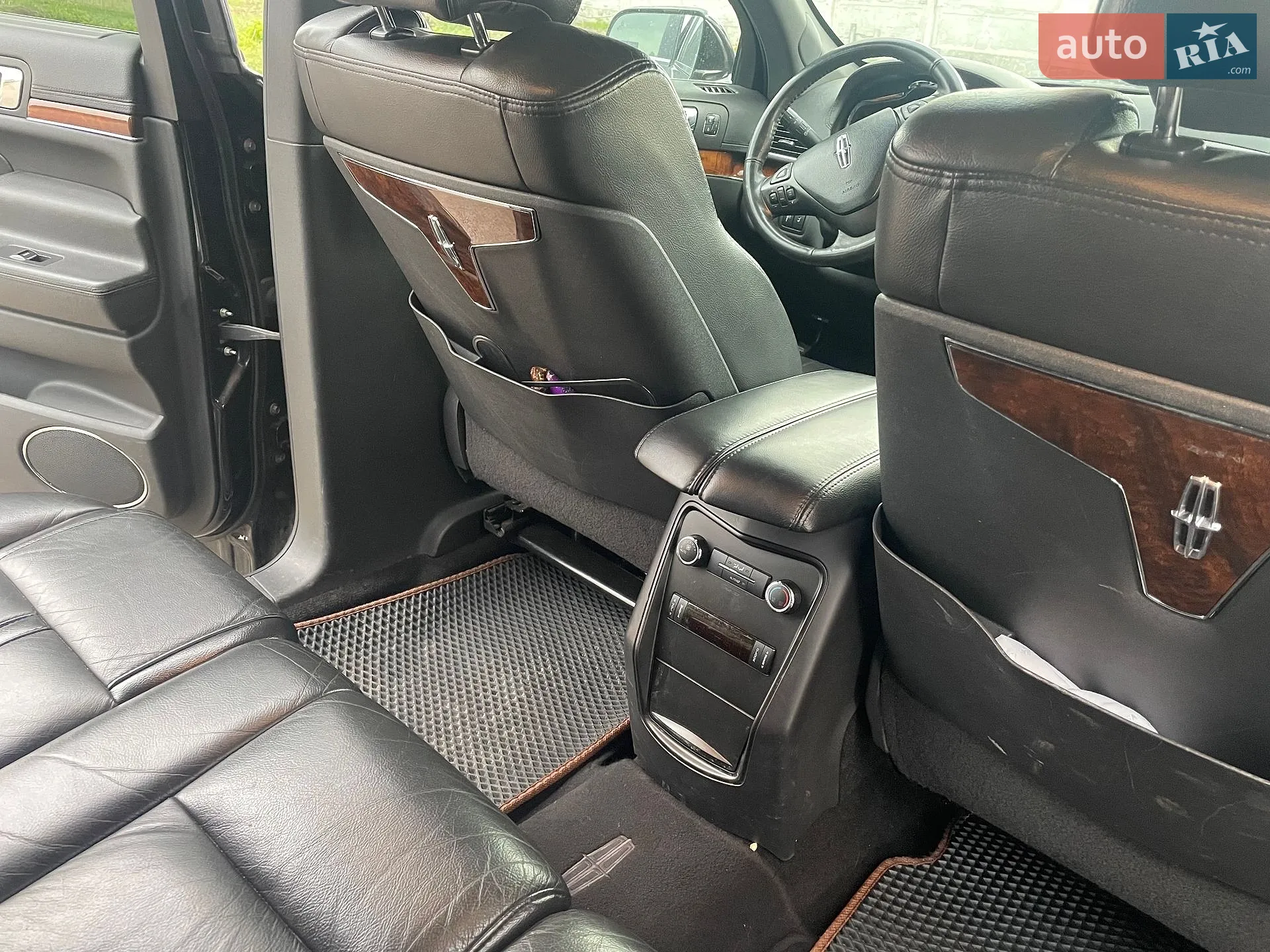 2012 Lincoln MKT - мініатюра 8