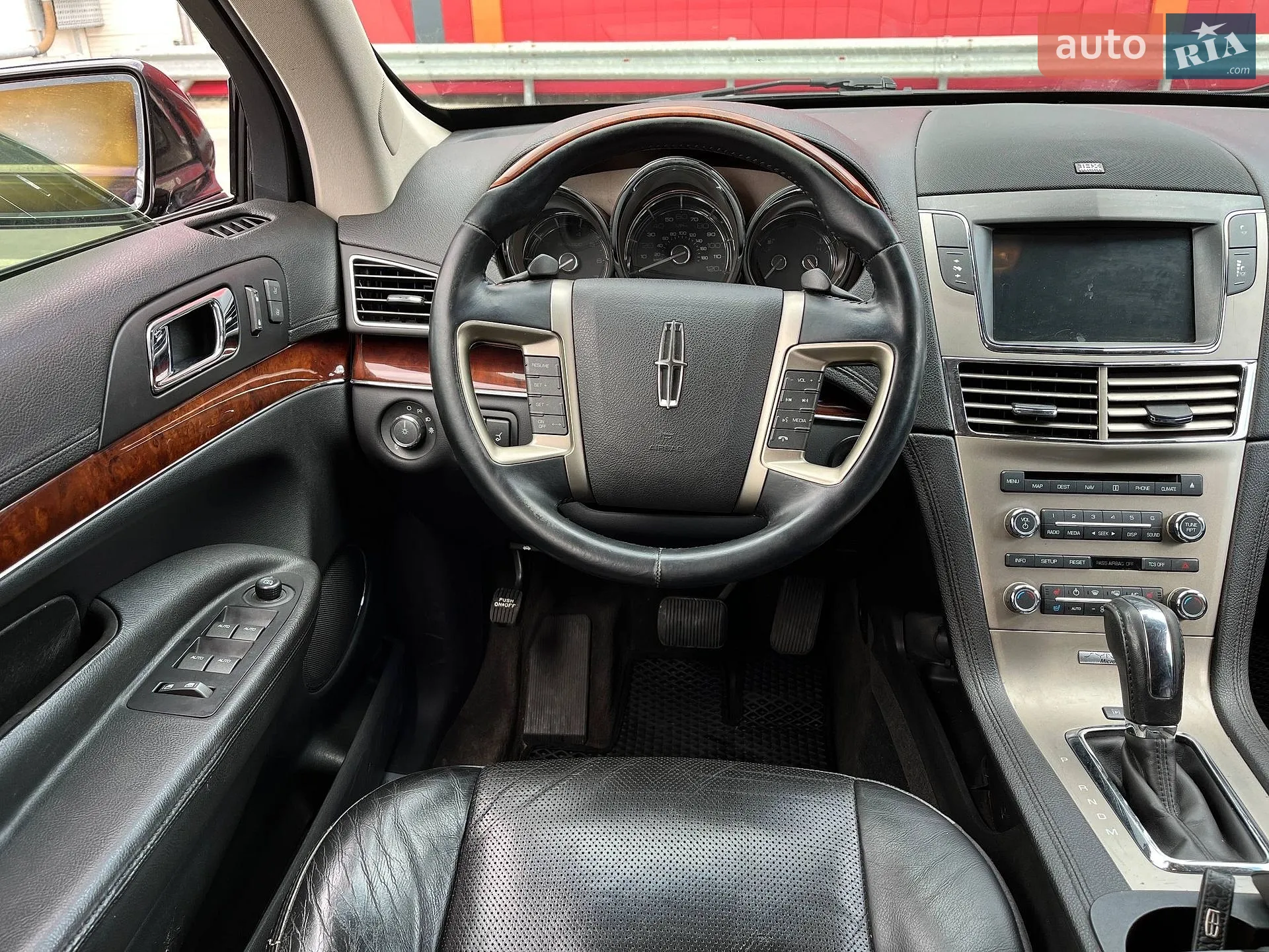 2012 Lincoln MKT - мініатюра 17