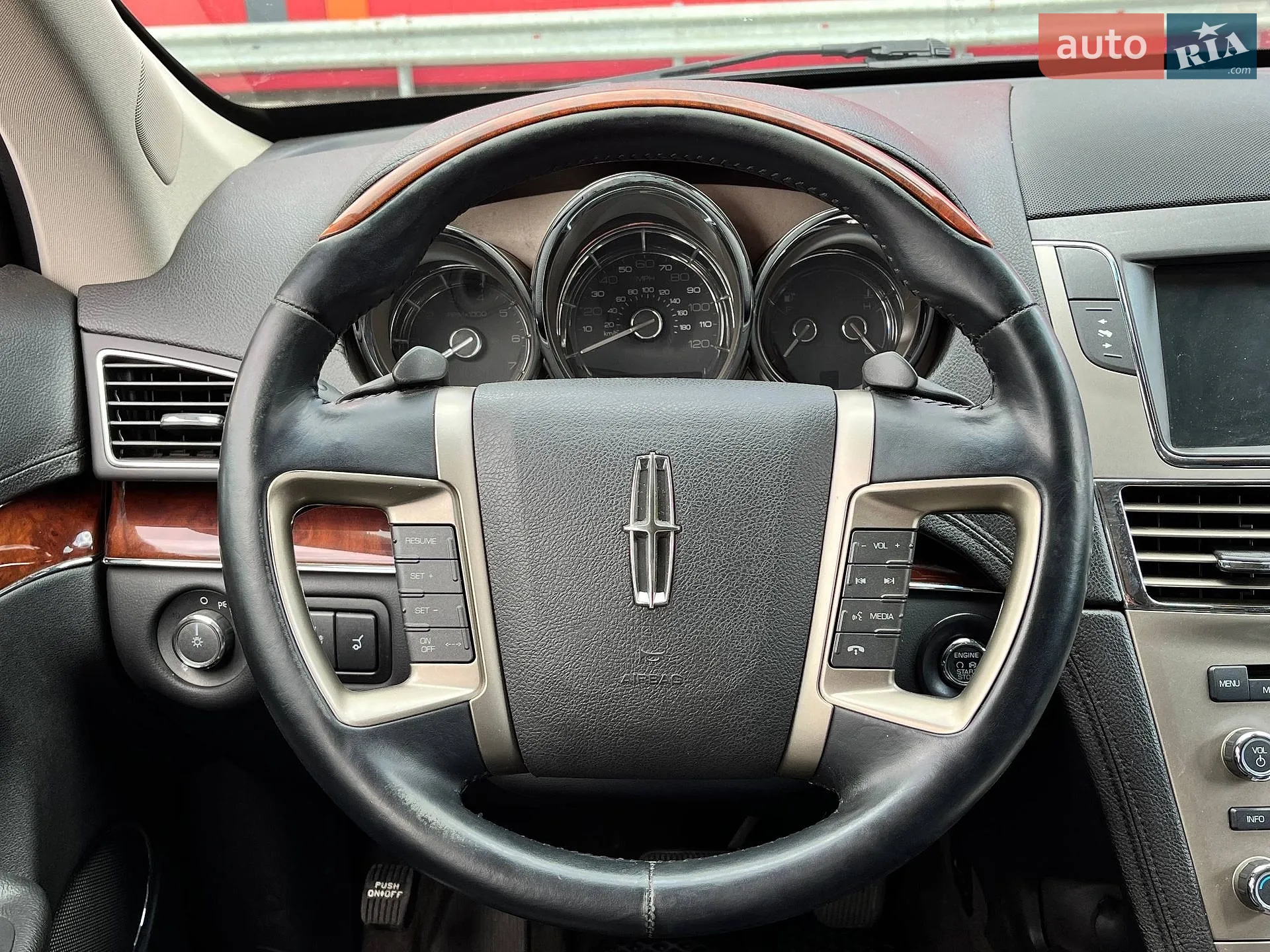 2012 Lincoln MKT - мініатюра 24