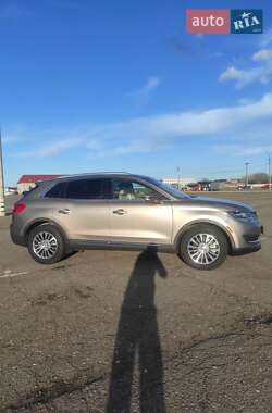 Позашляховик / Кросовер Lincoln MKX 2018 в 