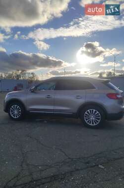 Позашляховик / Кросовер Lincoln MKX 2018 в 