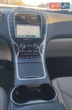 Позашляховик / Кросовер Lincoln MKX 2018 в 
