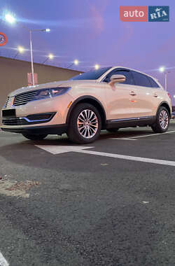 Внедорожник / Кроссовер Lincoln MKX 2015 в 