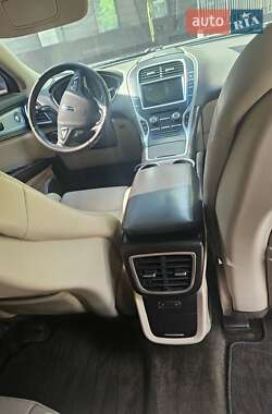 Внедорожник / Кроссовер Lincoln MKX 2016 в 