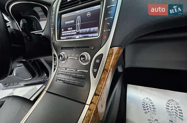Внедорожник / Кроссовер Lincoln MKX 2015 в 