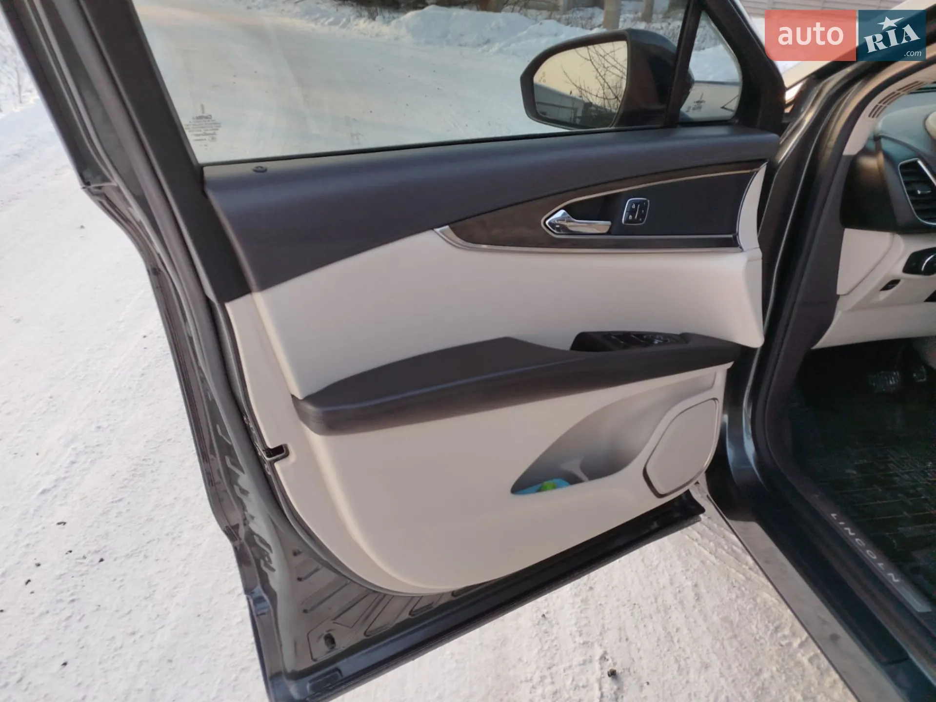 2017 Lincoln MKX - мініатюра 17