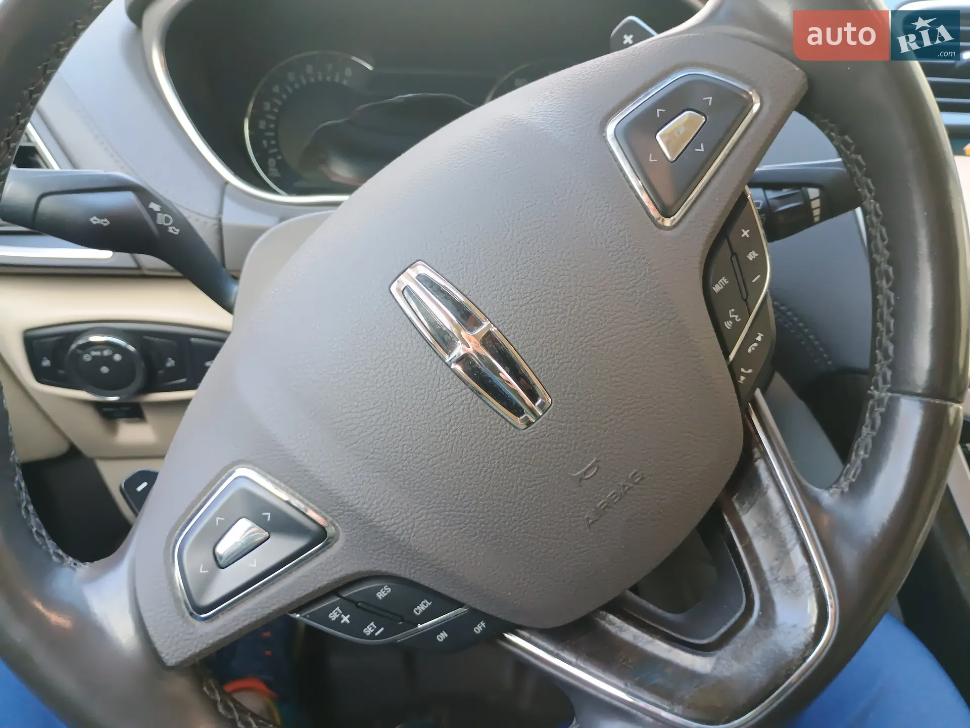 2017 Lincoln MKX - мініатюра 3
