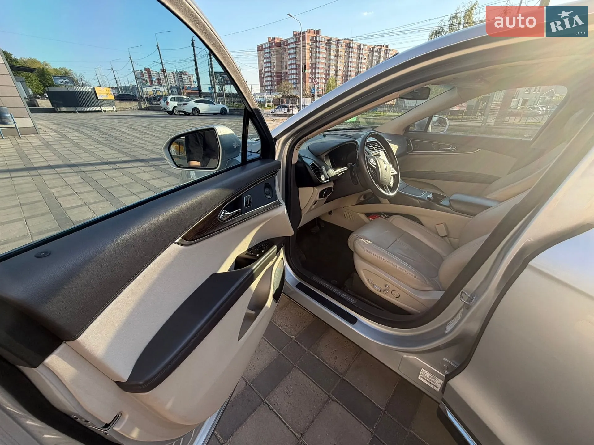 2016 Lincoln MKX - мініатюра 16