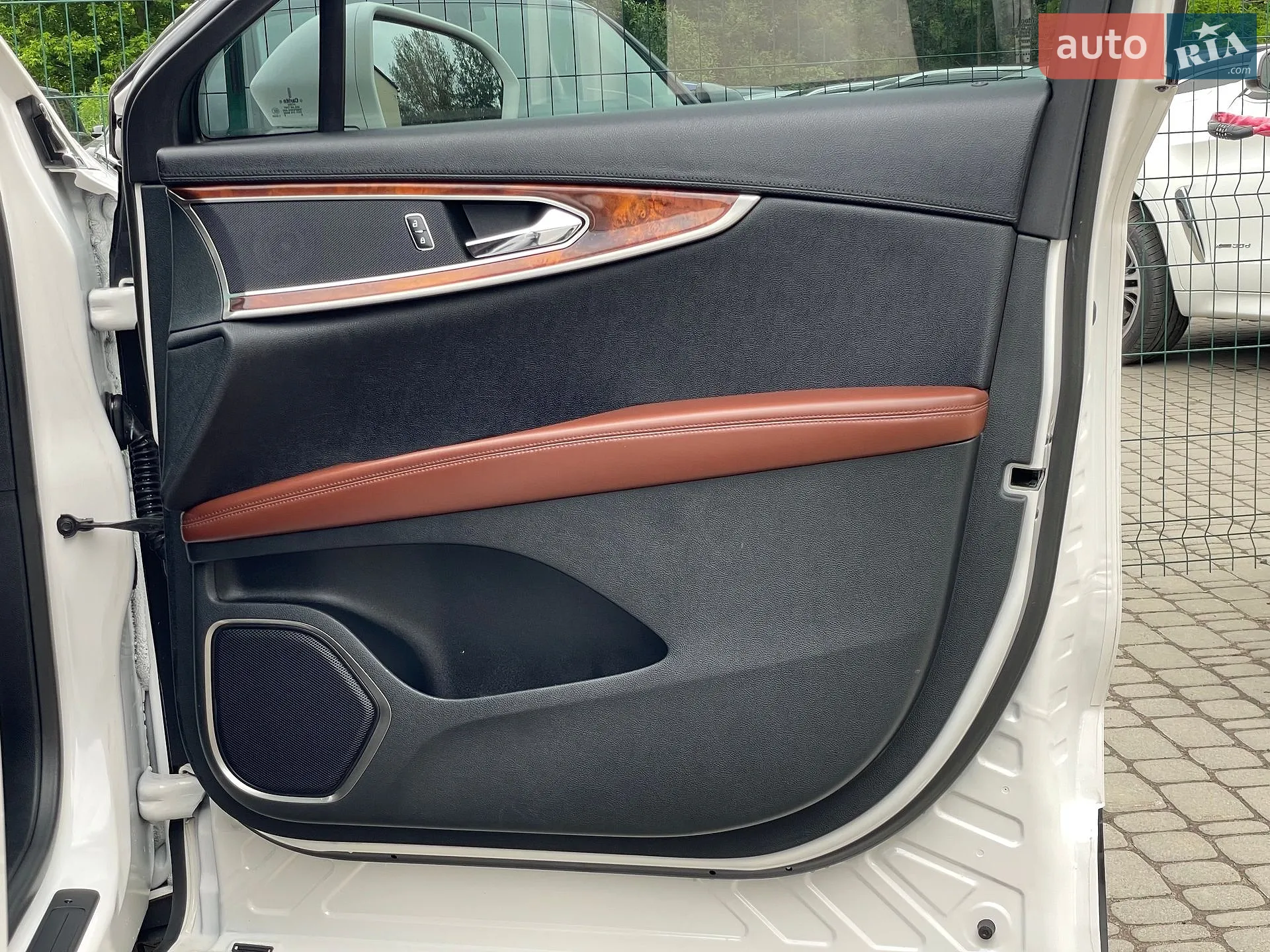2016 Lincoln MKX - мініатюра 40