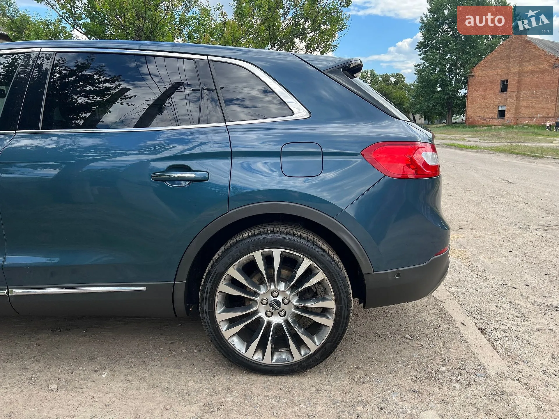 2016 Lincoln MKX - мініатюра 8