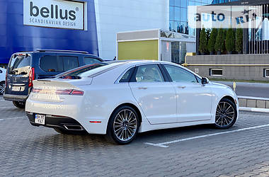 Седан Lincoln MKZ 2013 в 