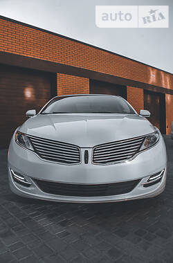 Седан Lincoln MKZ 2015 в Черкасах