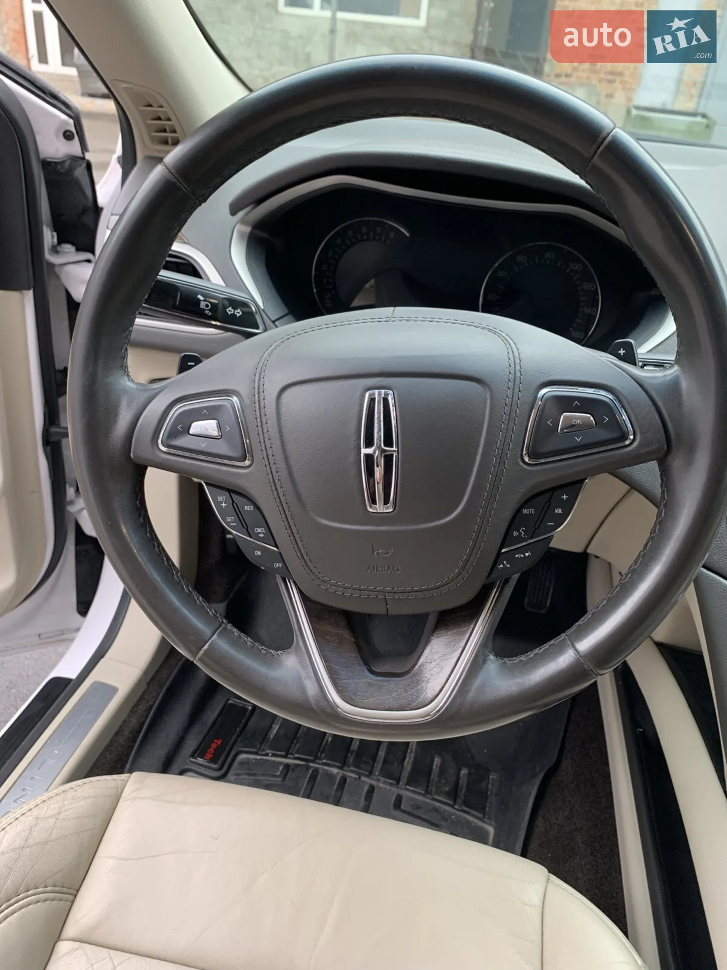 2016 Lincoln MKZ - мініатюра 13