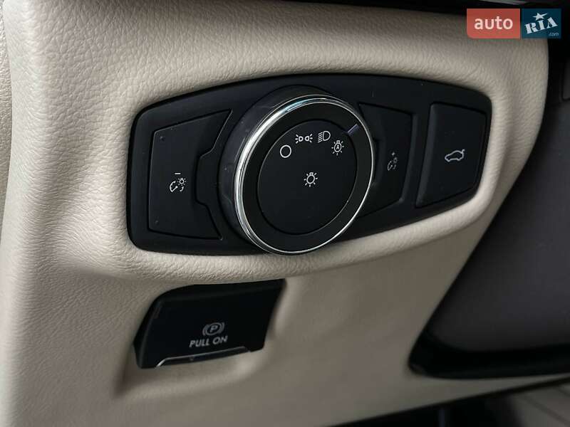 Седан Lincoln MKZ 2016 в Ровно