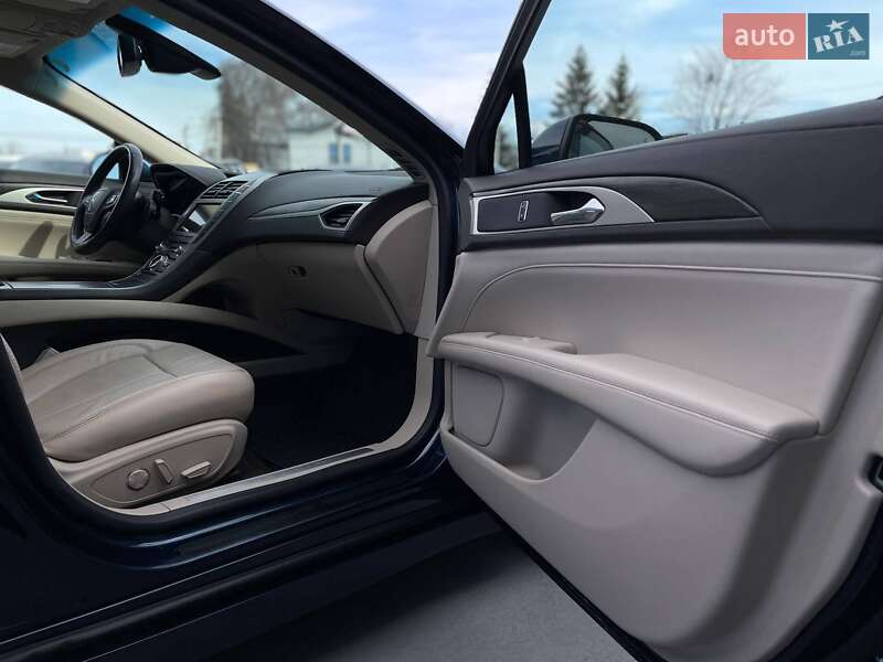 Седан Lincoln MKZ 2016 в Ровно