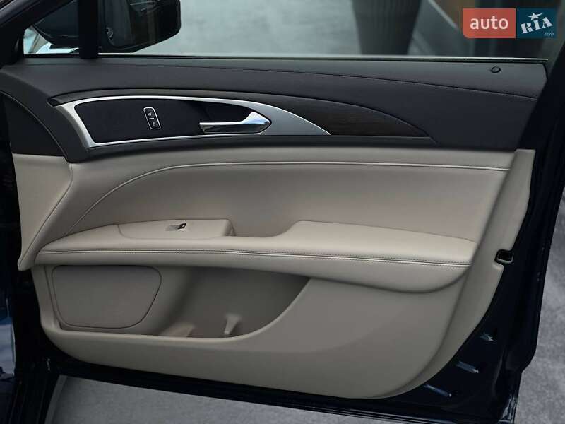 Седан Lincoln MKZ 2016 в Ровно