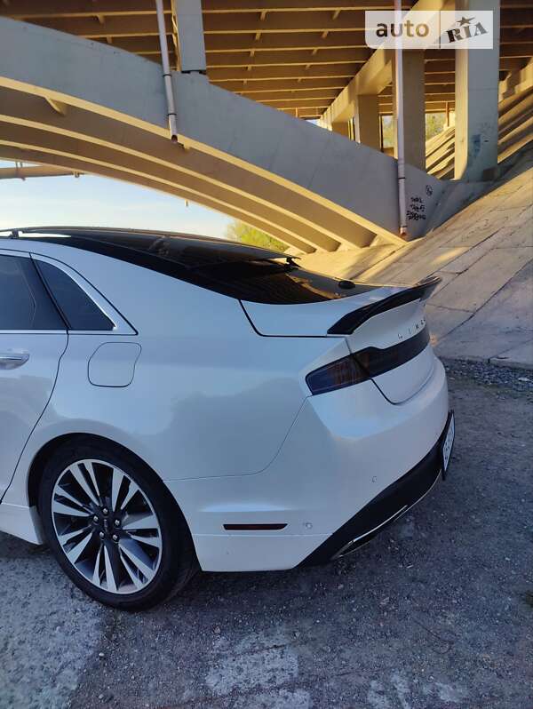 Седан Lincoln MKZ 2016 в Виннице