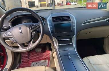 Седан Lincoln MKZ 2013 в 