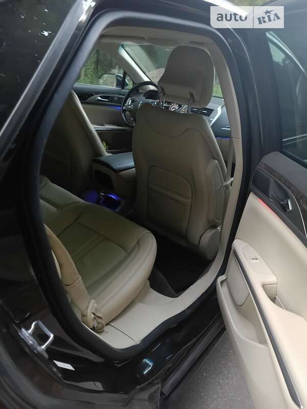 Седан Lincoln MKZ 2014 в Сумах