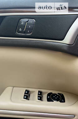 Седан Lincoln MKZ 2013 в Львове