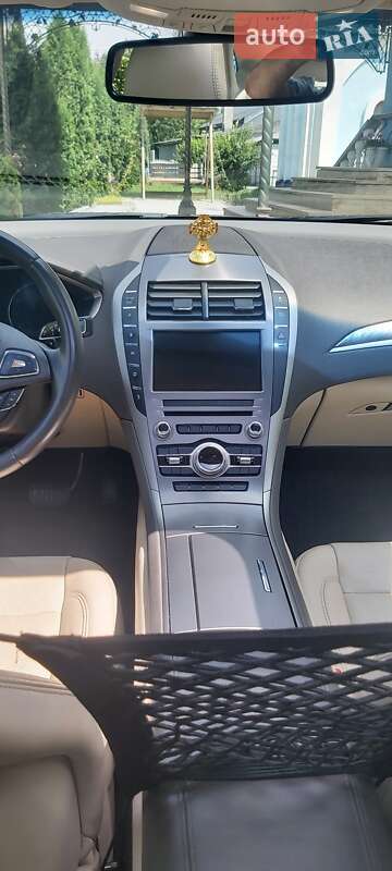 Седан Lincoln MKZ 2016 в Дубно