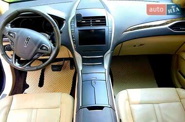 Седан Lincoln MKZ 2014 в Чернівцях
