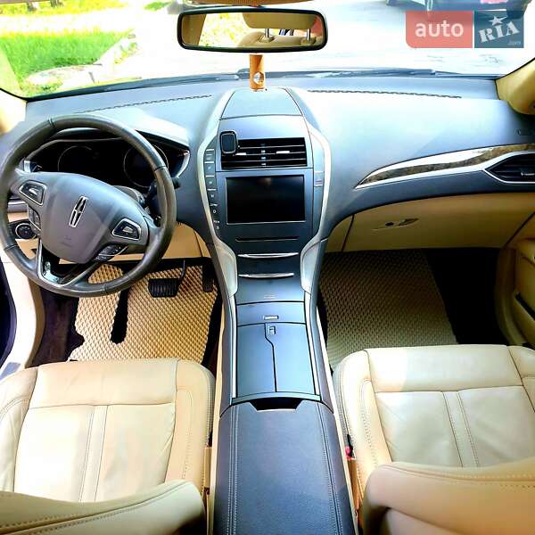 Седан Lincoln MKZ 2014 в Черновцах