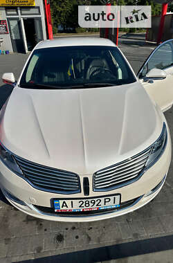 Седан Lincoln MKZ 2015 в Новояворовске