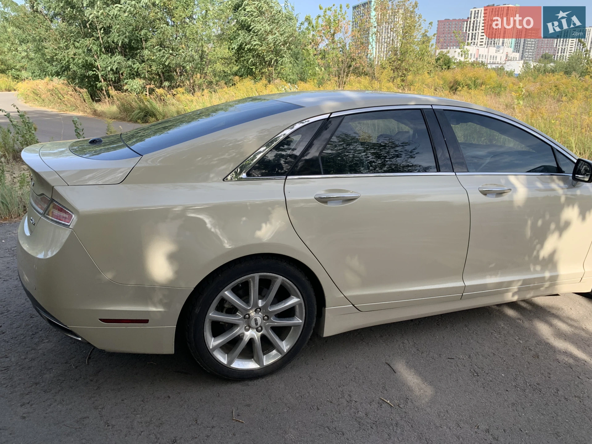 2015 Lincoln MKZ - мініатюра 3