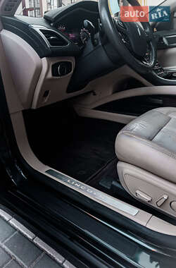 Седан Lincoln MKZ 2014 в 