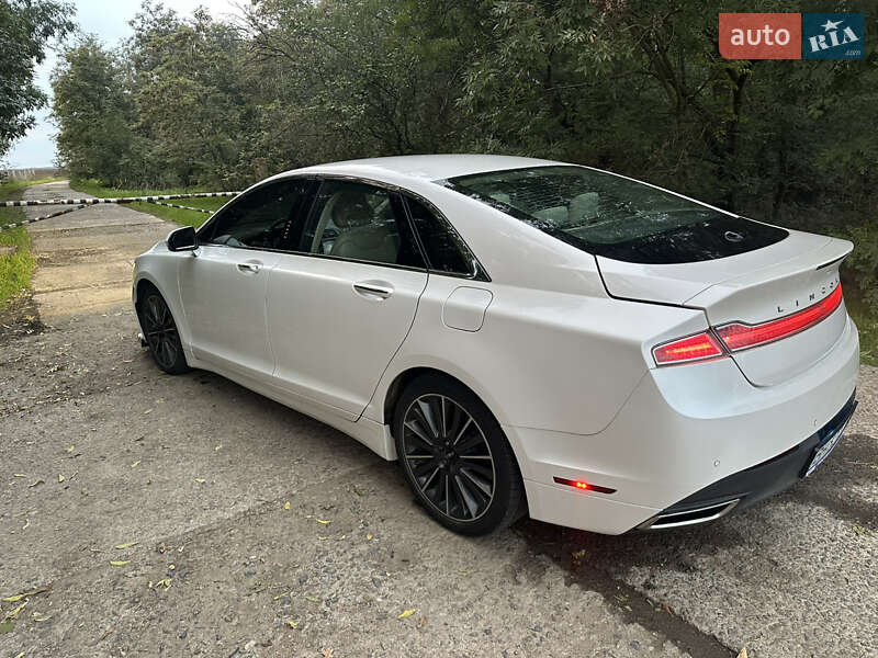 Седан Lincoln MKZ 2016 в Великодолинском