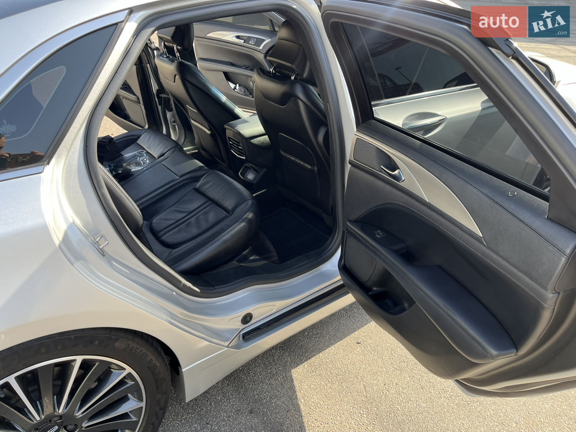 2016 Lincoln MKZ - мініатюра 11
