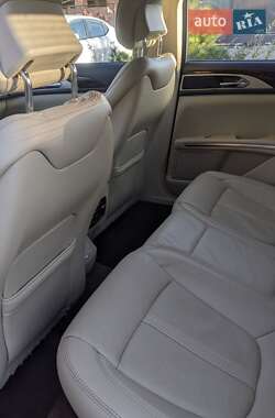Седан Lincoln MKZ 2014 в 