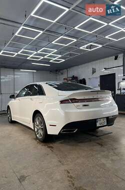 Седан Lincoln MKZ 2013 в 