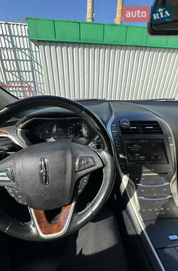Седан Lincoln MKZ 2016 в 